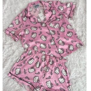 BNWT Hello Kitty Christmas Holiday Satin Pajama Shorts Set
